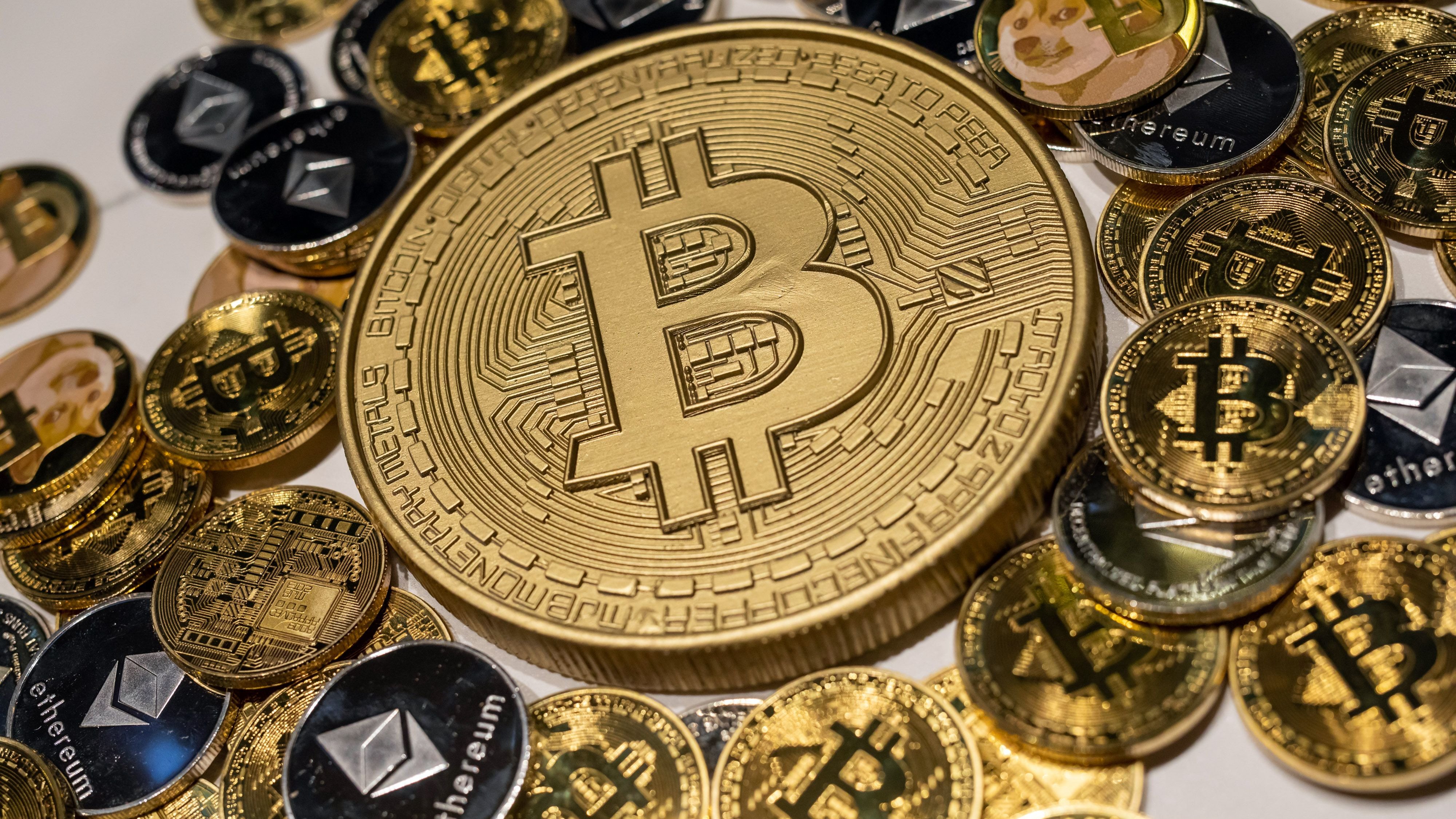 Bitcoin über 63.000 Dollar: Euphorie erfasst gesamten Kryptomarkt