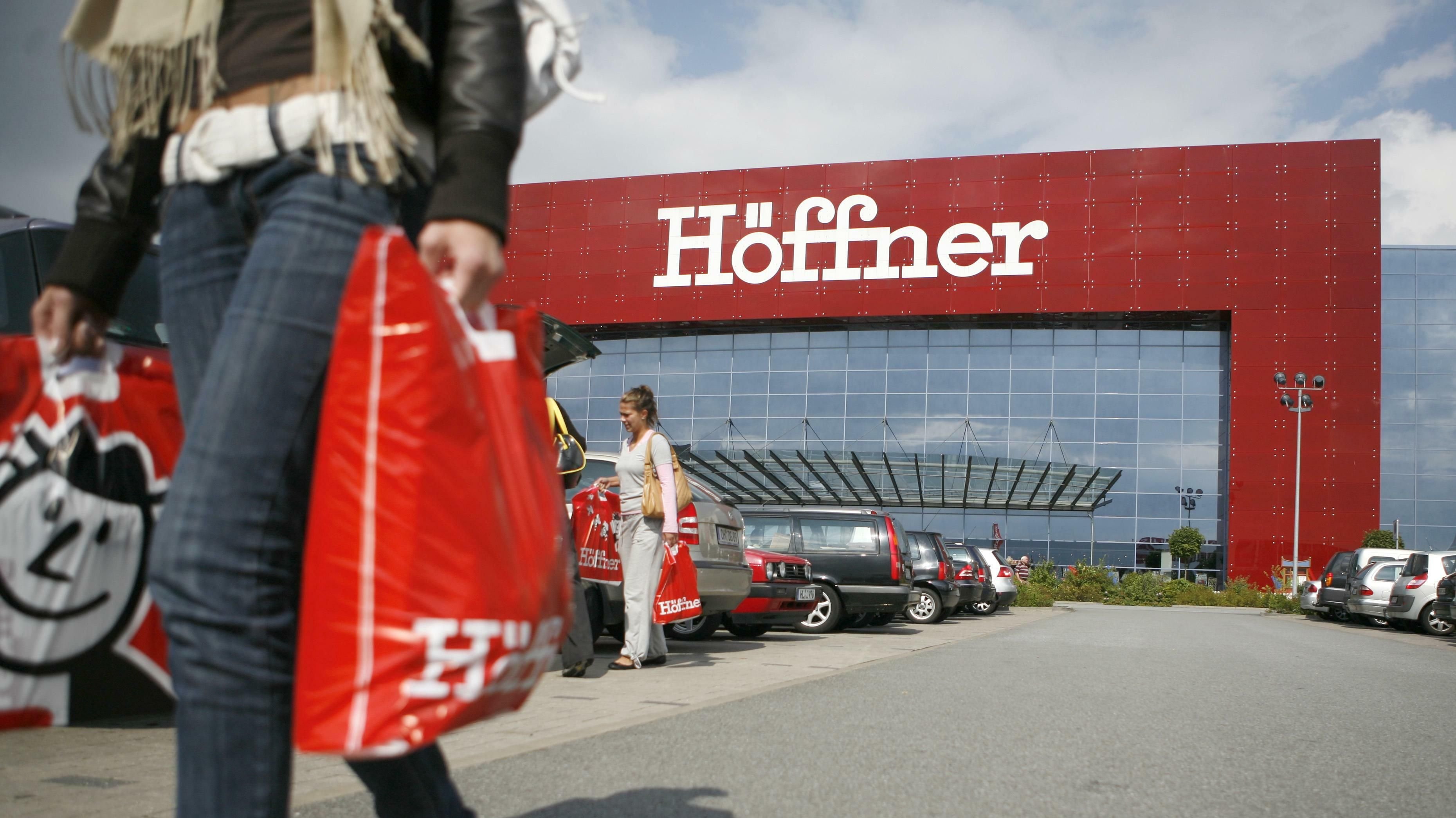 M&ouml;bel H&ouml;ffner: Spende von M&ouml;bel-Milliard&auml;r Krieger an die AfD offengelegt