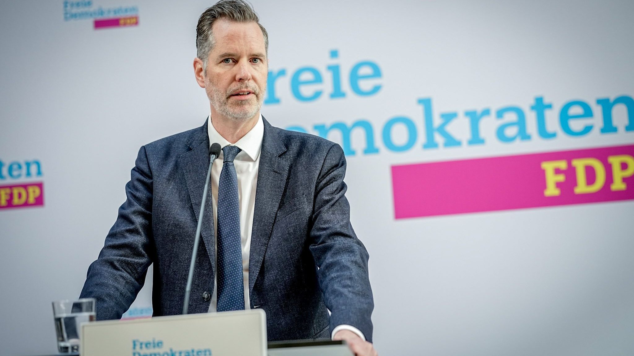 FDP federal board to resign after two state-election routs