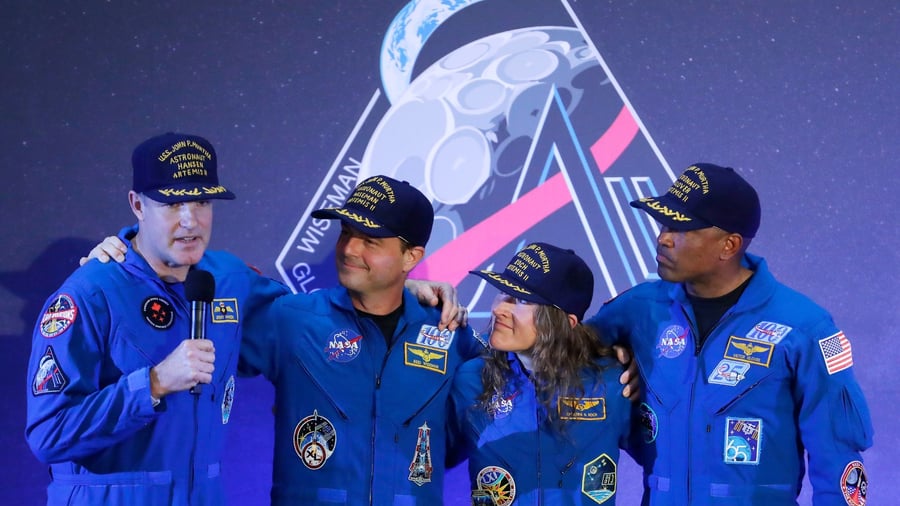 Mondmission abgeschlossen: Mondmissions-Crew nach Rückkehr zur Erde gefeiert