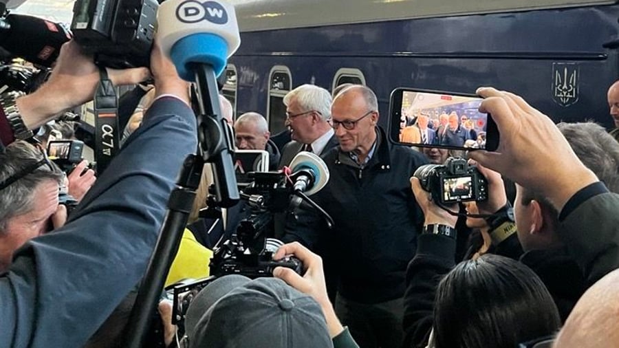 Ukraine-Krieg: Merz überraschend in die Ukraine gereist: Kanzler am Morgen in Kiew eingetroffen – Drohnen-Deal geplant