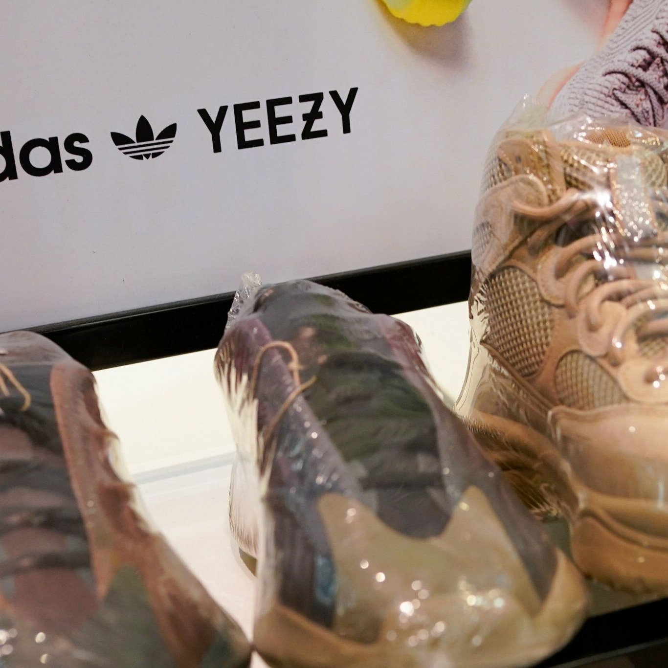 Sportartikelhersteller Adidas wirft weitere Yeezy Schuhe auf den Markt