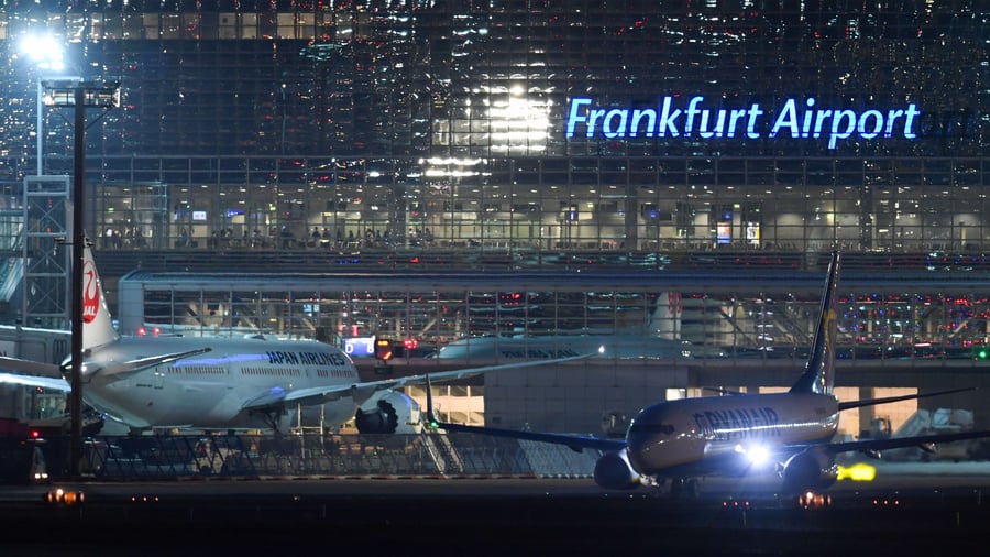 Luftfahrt: Terminal 2 am Flughafen Frankfurt schli