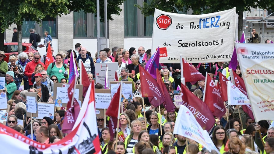 Reform: Spardruck bei Kassenausgaben wächst - Weiter Protest