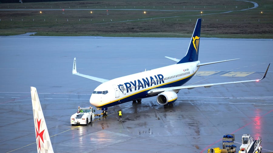 Luftverkehr : Ryanair kürzt Angebot in Deutschland erneut