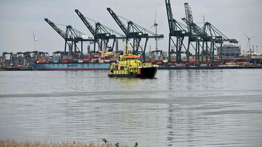 Belgien: Öl-Unfall legt Hafen von Antwerpen lahm