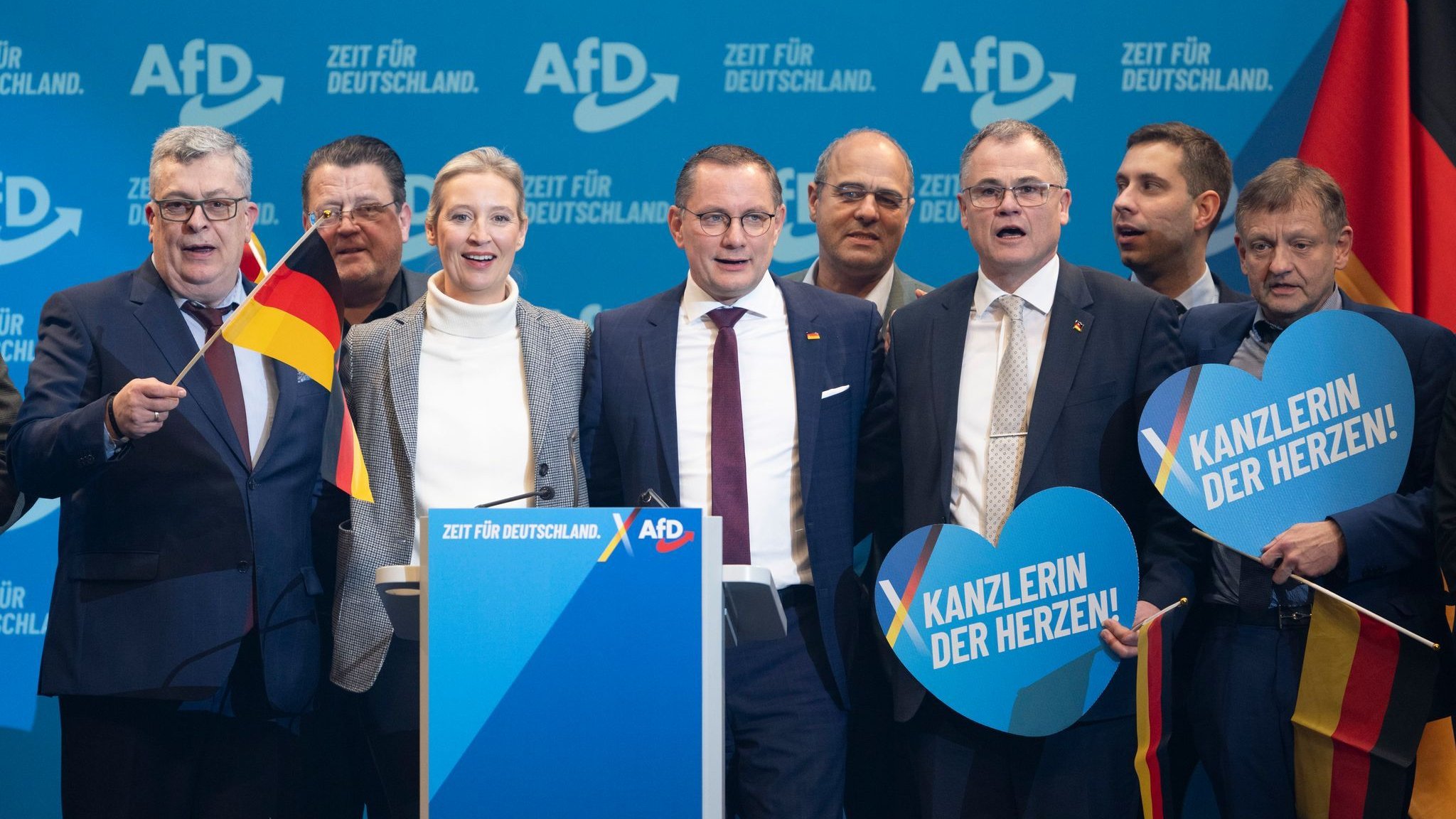 Vorwurf der Vetternwirtschaft: Fokus auf AfD-Mitarbeiter mit familiärem Hintergrund