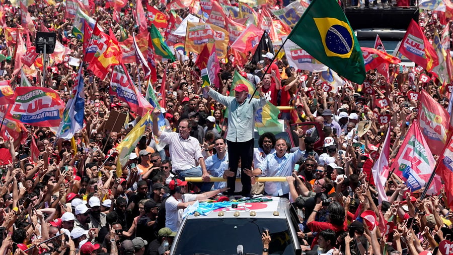 Präsidentenwahl: Vor Stichwahl: Lula und Bolsonaro kämpfen um letzte Stimmen