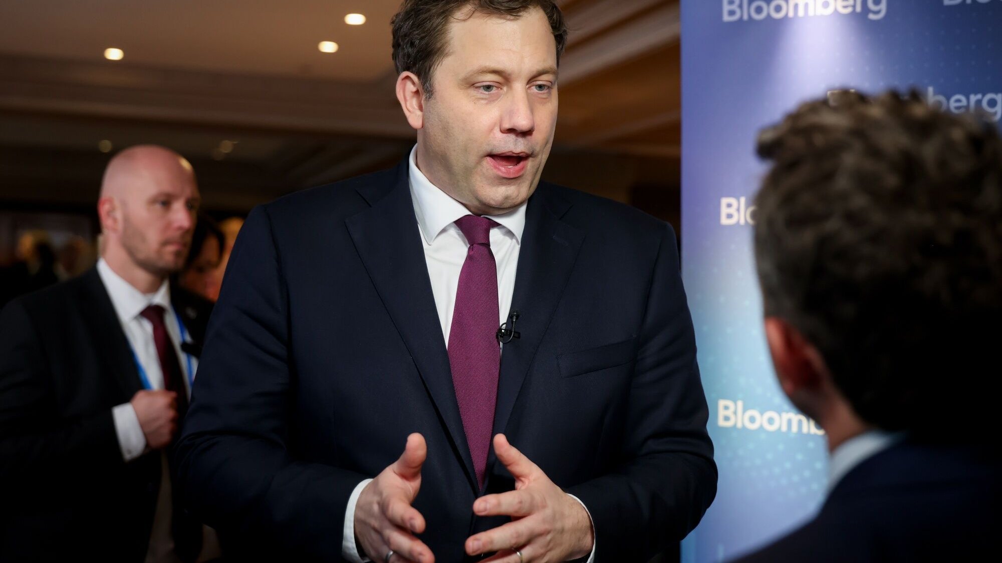 Verteidigung: Klingbeil wirbt f&uuml;r Dialog mit Frankreich &uuml;ber Atomschutz