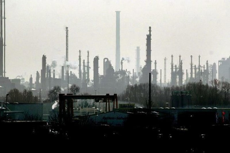 BASF: Explosionsunglck belastet den Gewinn