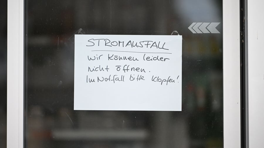 Reutlingen: Stromausfall nach Feuer - Hinweise auf Brandbesc