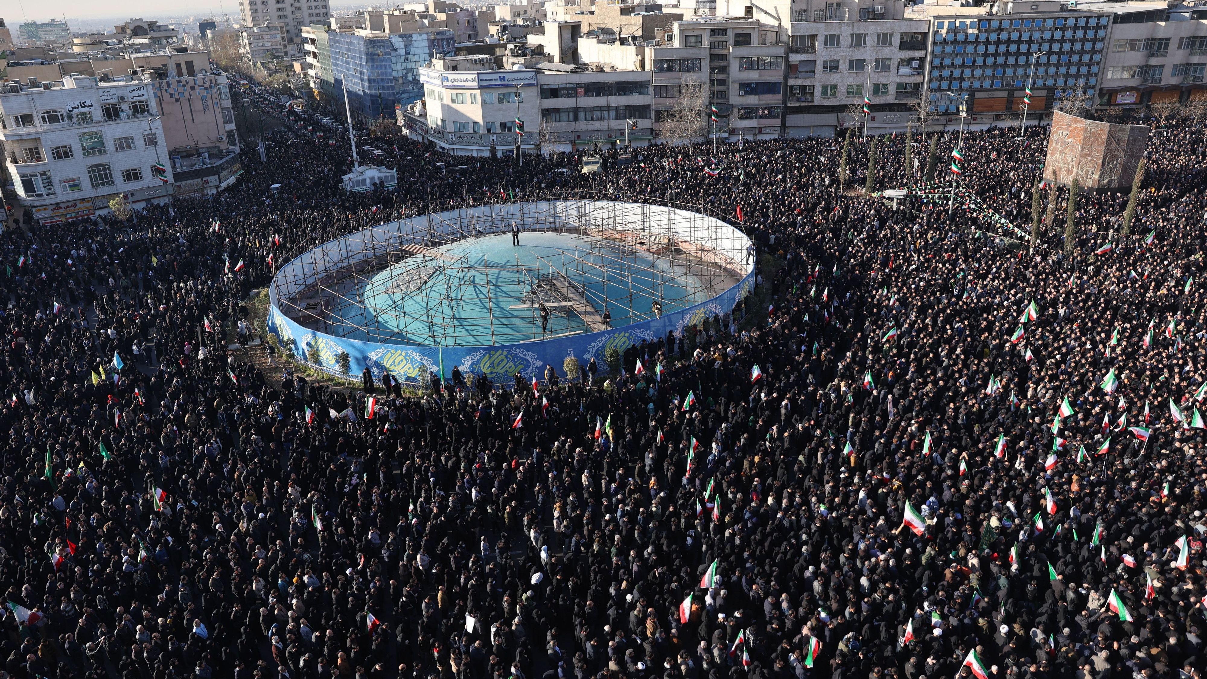 Nahost: Irans Bev&ouml;lkerung ist nach Tod des Religionsf&uuml;hrers gespalten