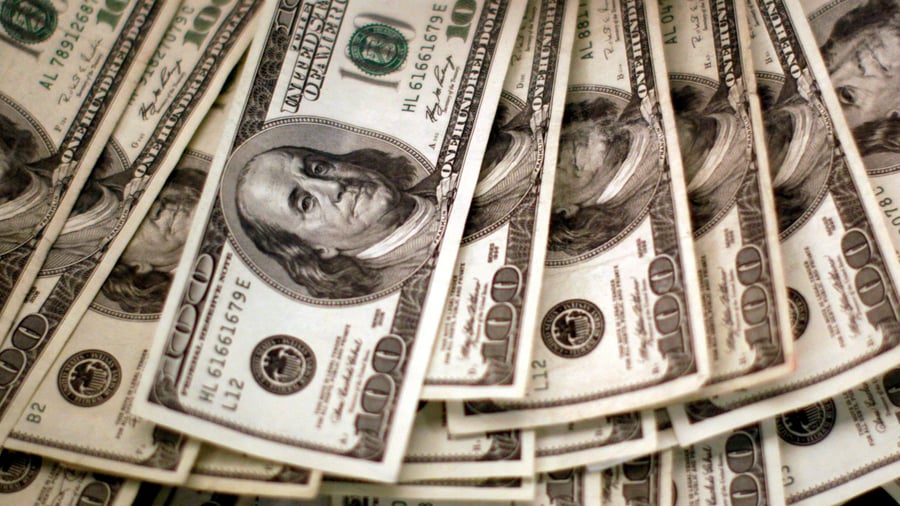 Umfrage: Superreiche wenden sich zunehmend vom Dollar ab