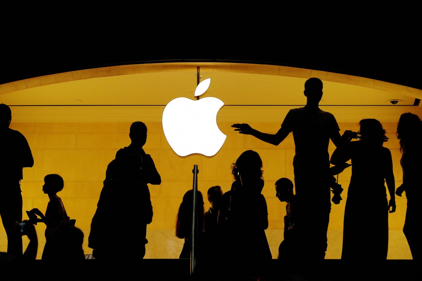 Tech-Konzern: Trumps Zölle kosten Apple über 900 Millionen Dollar – im ...