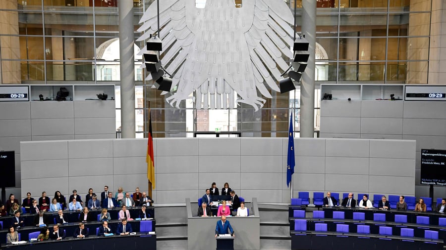 +++ Bundespolitik +++: Rente soll laut Merz neu austariert werden