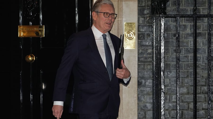 UK: Starmer refuses to resign – vows to fight for his job