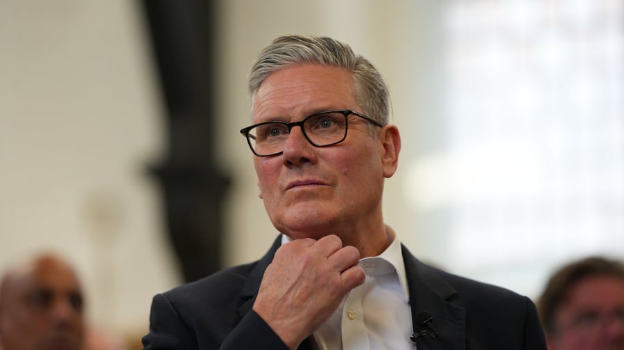 Großbritannien: Abstieg der Volksparteien: Premier Keir Starmer droht ein schwarzer Donnerstag