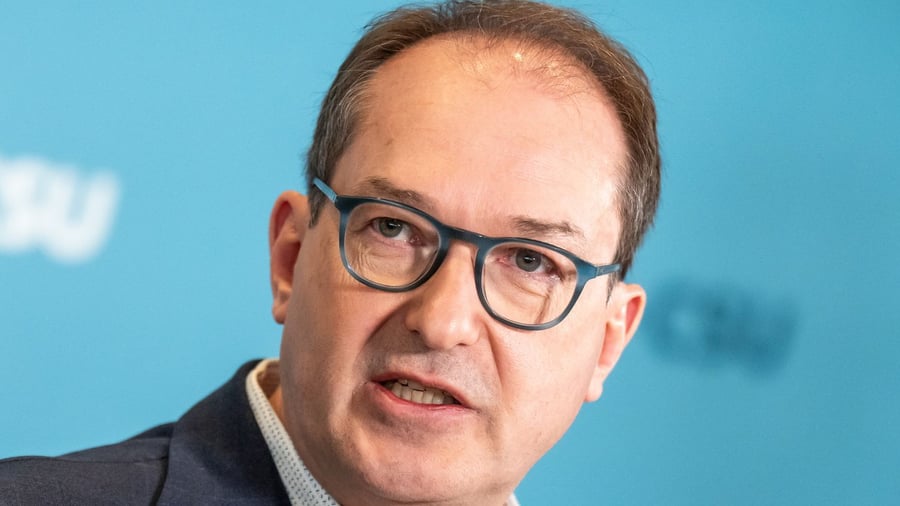 Besoldung: Spitzenbeamte sollen keine Extra-Erhöhung bekommen