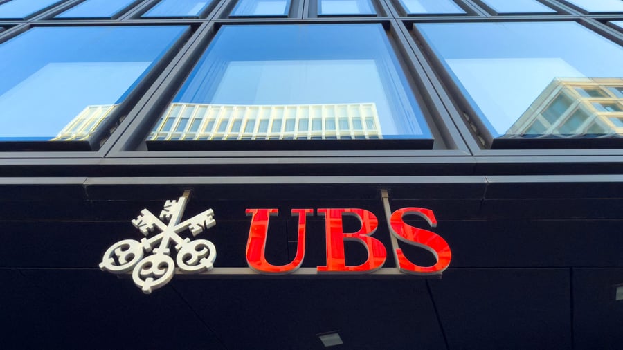 Banken: Parlamentarier streben nach Mittelweg im R