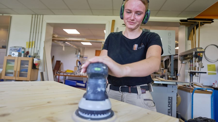 Vocational training: Consequence of the economic downturn: Takeover rate for trainees falls