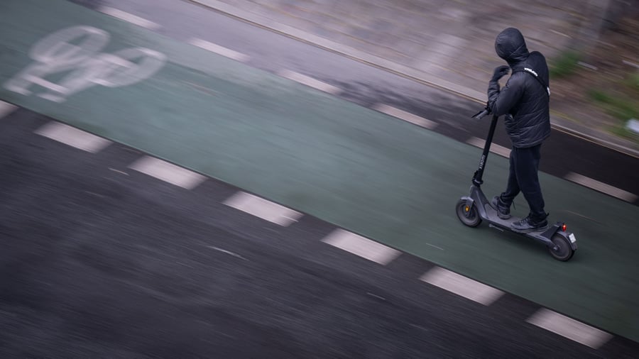 Verkehrsrecht: E-Scooter-Verstöße: Dumme Ideen und ihre Folgen