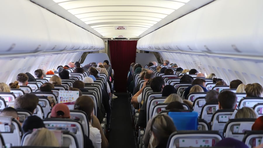 Flugbranche: Airbus – Flugzeugnachfrage stagniert aber Passagierzahlen wachsen