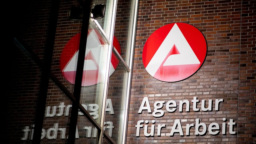 Arbeitsmarkt: Beschäftigung sinkt – 486.000 Jobs weniger im ersten Quartal