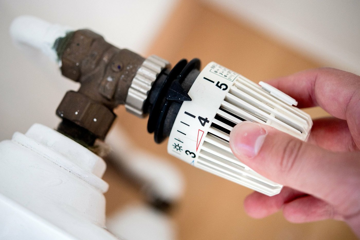 Luft In Der Heizung Trotz Automatischer Entlüftung Heizung entlüften: So machen Sie Schritt für Schritt alles richtig