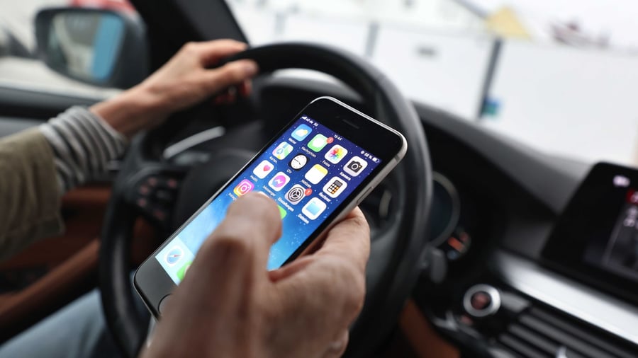 Digitaler Aufpasser: Was die neue Kamera-Pflicht im Auto für uns bedeutet