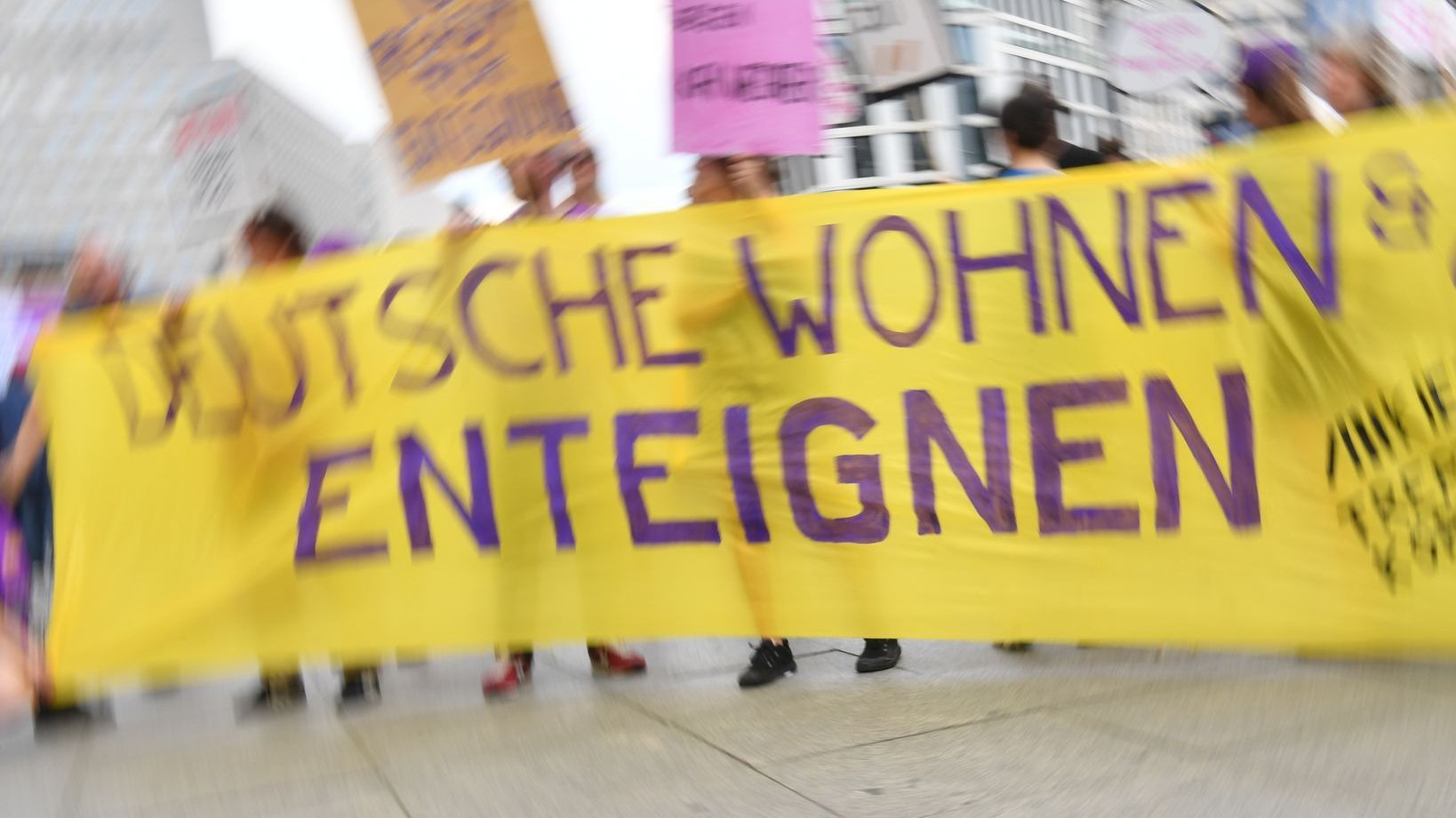 Berlin plan to transfer large housing portfolios faces legal uncertainty