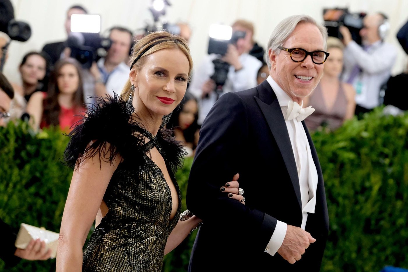 Tommy Hilfiger und Dee Ocleppo kooperieren mit Modefirma Katag