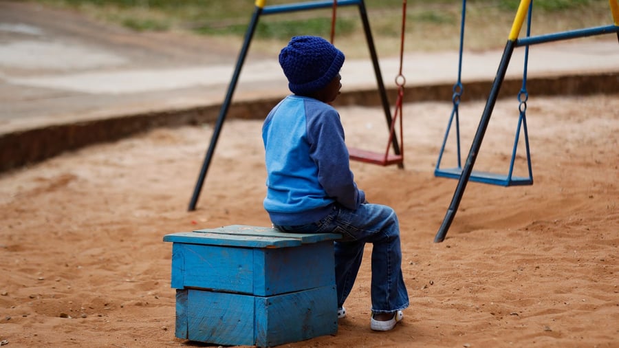 Welt-Aids-Tag: Kürzungen bei HIV treffen Frauen und Kinder besonders stark