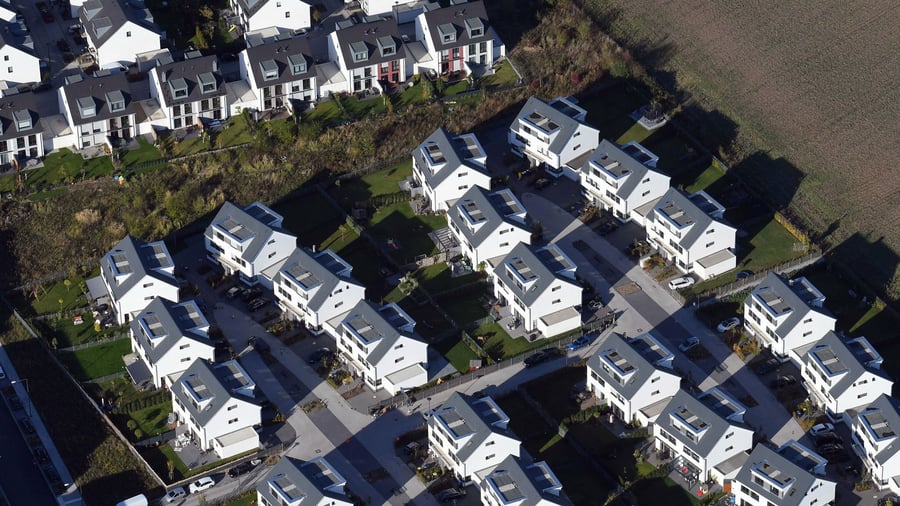 Wohnungsbau: So stark sinken die Zinsen ab März bei KfW-Förderprogrammen für zwei Haus-Standards