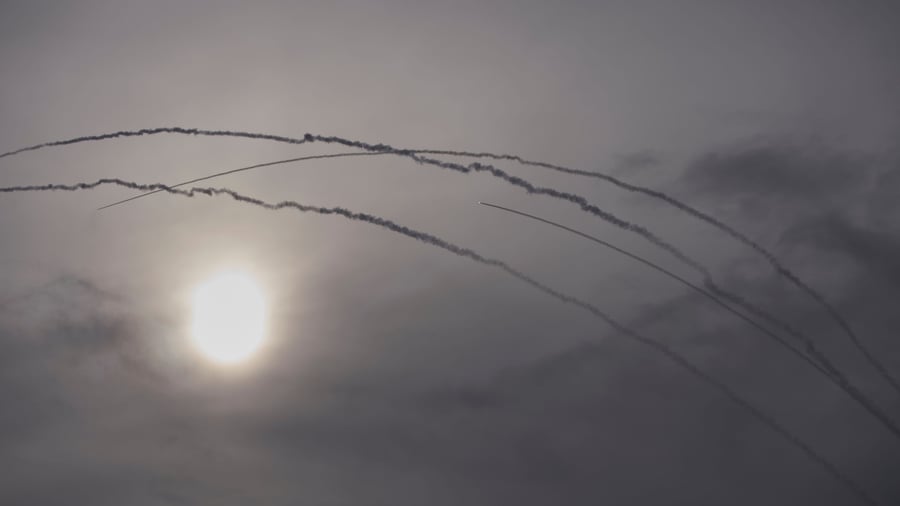 +++ Iran-Krieg +++: Erstmals seit April: Iran feuert Raketen