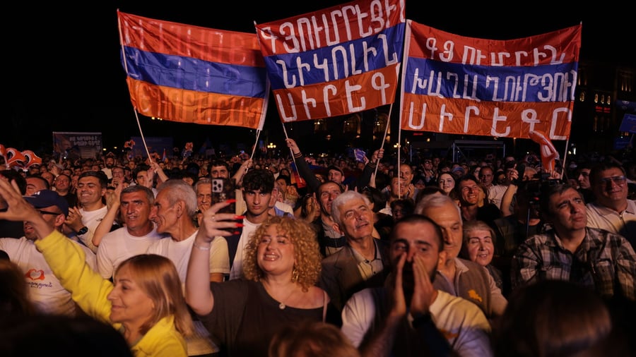 Parlamentswahl im Südkaukasus: Wahl in Armenien als Zerreißprobe zwischen Ost und West