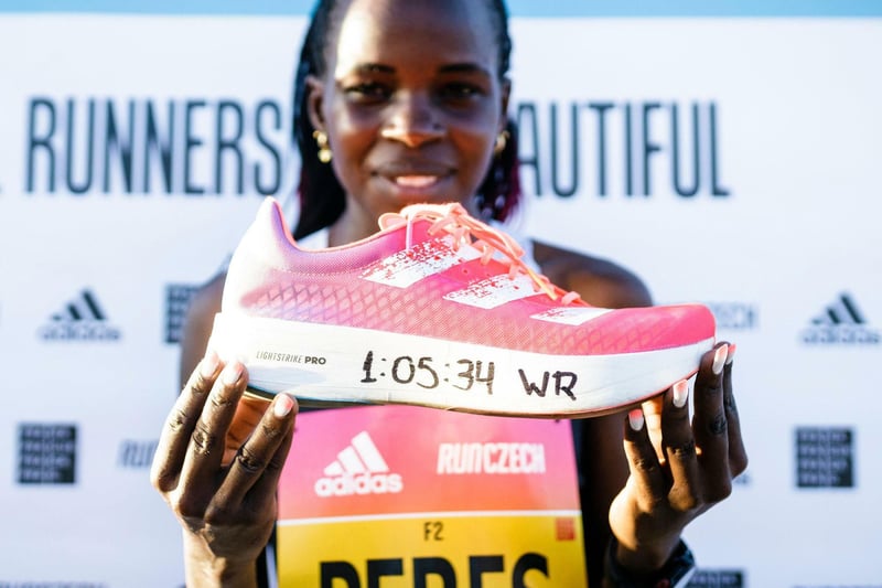 Adidas News Mit Adizero Adios Pro greift Adidas Nike an
