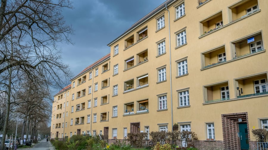 Immobilienkonzern: Laternen als Grund für höhere Mieten  – Versteht Vonovia den Mietspiegel nicht?