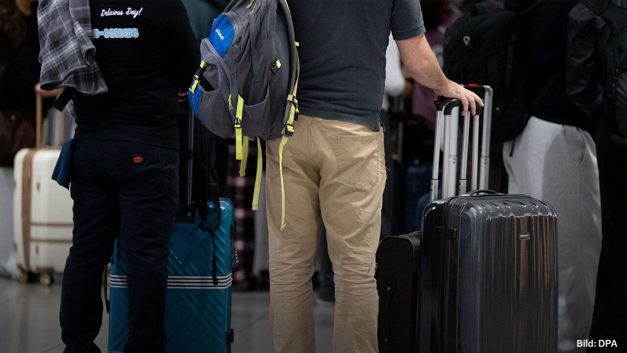 Streik der Lufthansa-Flugbegleiter: Hunderte Fl&uuml;ge fallen aus