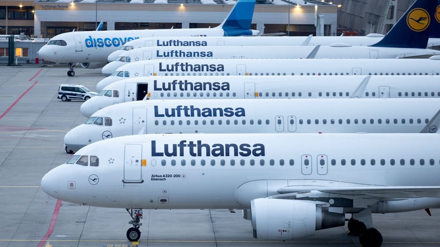 Tarifkonflikt Kabine: Flugbegleiter legen Lufthansa lahm