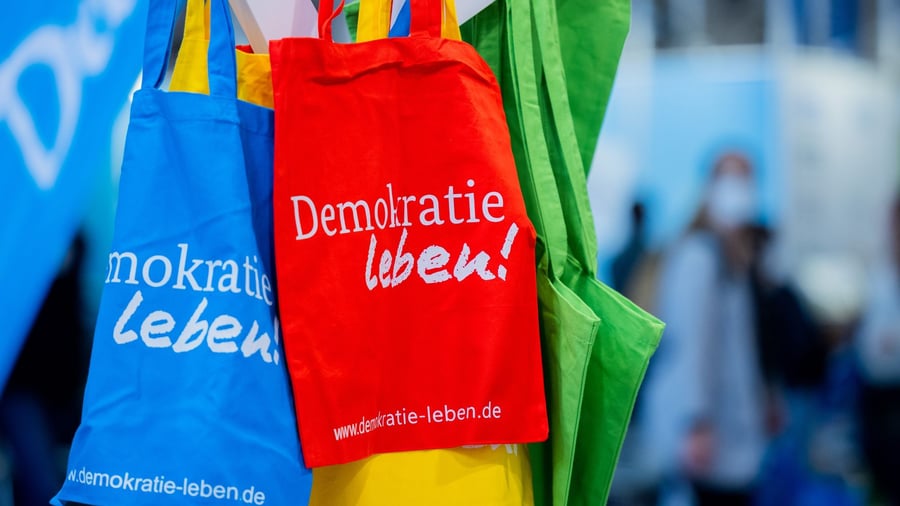 Gegen Extremismus: „Demokratie leben!“: Warum um das Programm gestritten wird
