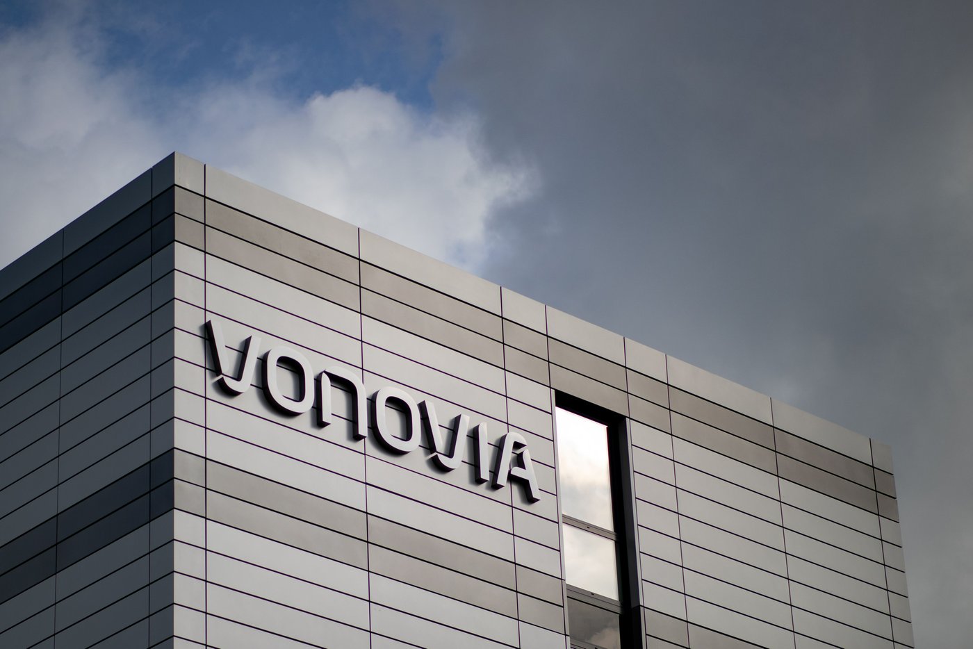 Vonovia Immobilienkonzern Sucht Händeringend Mitarbeiter Verpassen Sie Das Nicht Die Bewerbungs Deadline Rückt Näher - osswfhy