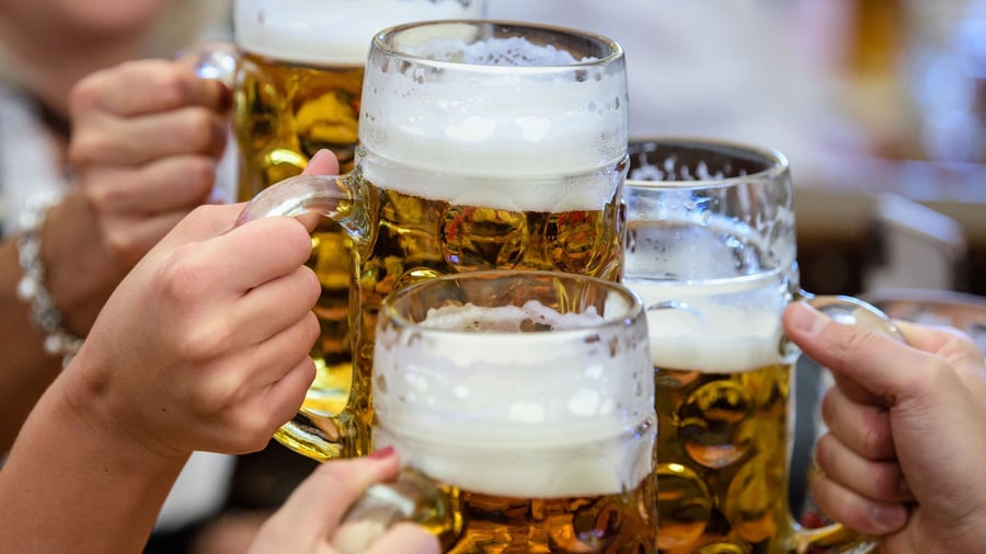Alkoholkonsum: Umfrage: Alkoholverzicht muss oft begründet werden