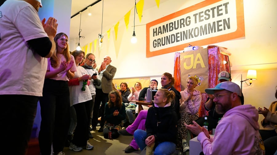 Volksentscheid : Volksentscheid für Grundeinkommen in Hamburg gescheitert