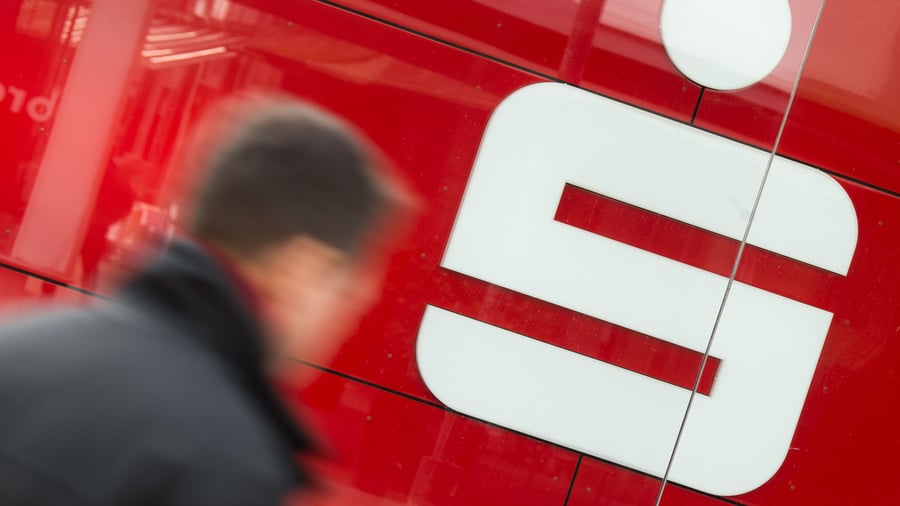 Immobilien: Stadtsparkasse Langenfeld prüft Privatflüge ihres Chefs auf die Malediven
