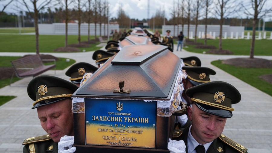 Ukraine-Krieg: Gerangel um Waffenstillstand: „Zirkus“ oder echte Offerte?