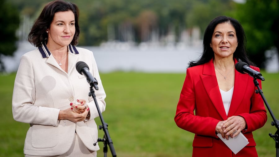 Bundesregierung : „Absolutes Unding“: Reiche sticht Bär bei wichtigem Start-up-Programm aus