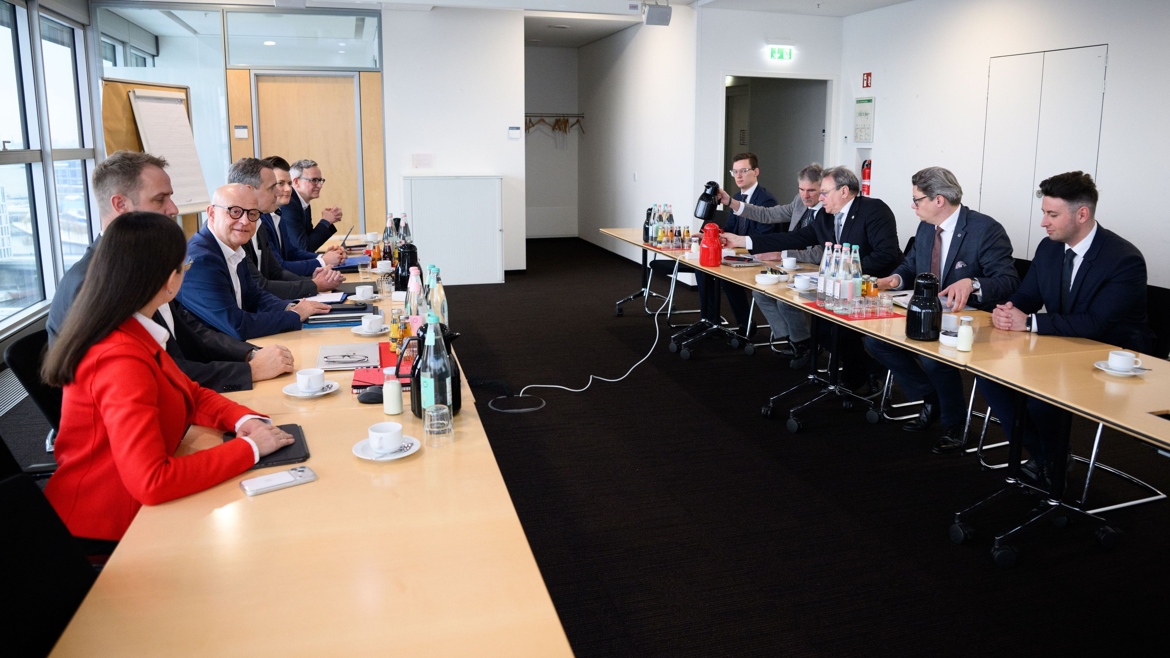 Wage dispute: First round of negotiations at the railway company ends ...