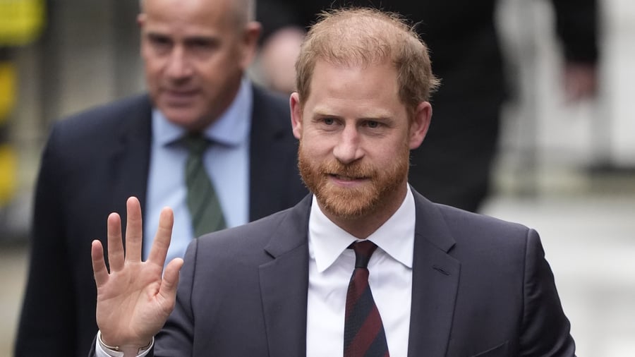 Medien: Prinz Harry und andere Promis müssen Millionenstrafe an „Daily Mail“-Verlag zahlen