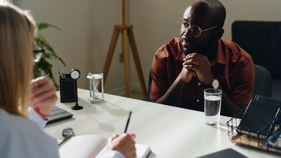 Bausteine für Behandlung: Therapie-ABC: Wie EMDR, DBT, ACT & Co. helfen können