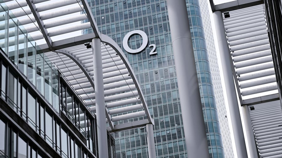Handynetz-Betreiber: Verlust des Großkunden 1&1 zieht Mobilfunker O2 nach unten
